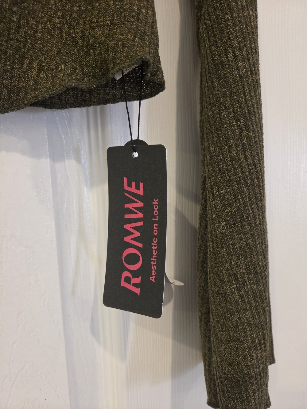 ROMWE Olive Green Butterfly V‑Neck Knit Cardigan - Picture 5 of 7